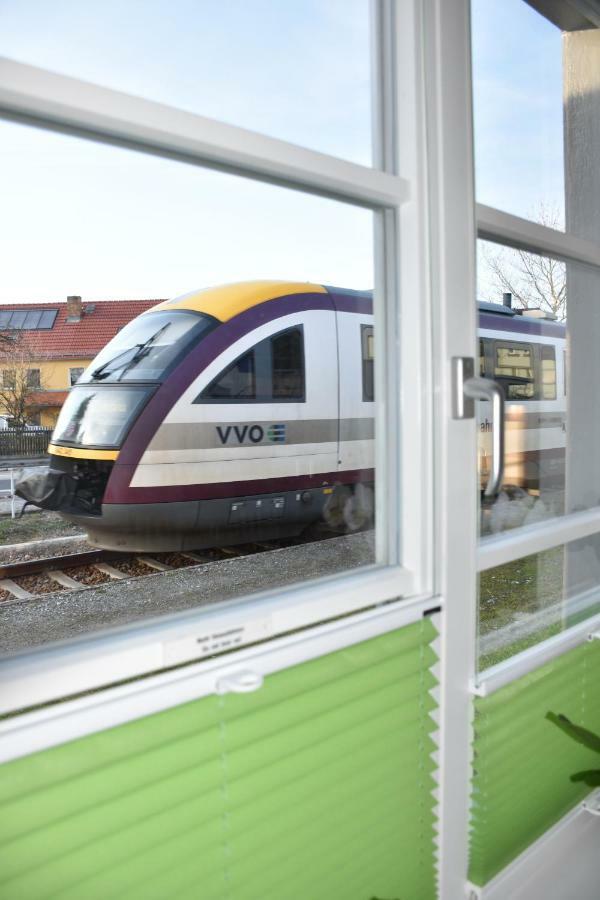 Bahnhof Laussnitz Apartment Bagian luar foto