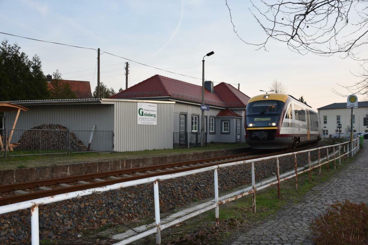 Bahnhof Laussnitz Apartment Bagian luar foto
