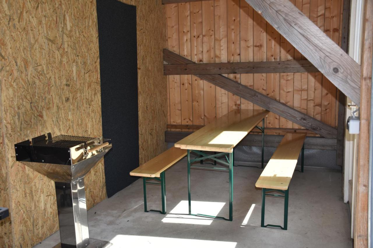 Bahnhof Laussnitz Apartment Bagian luar foto