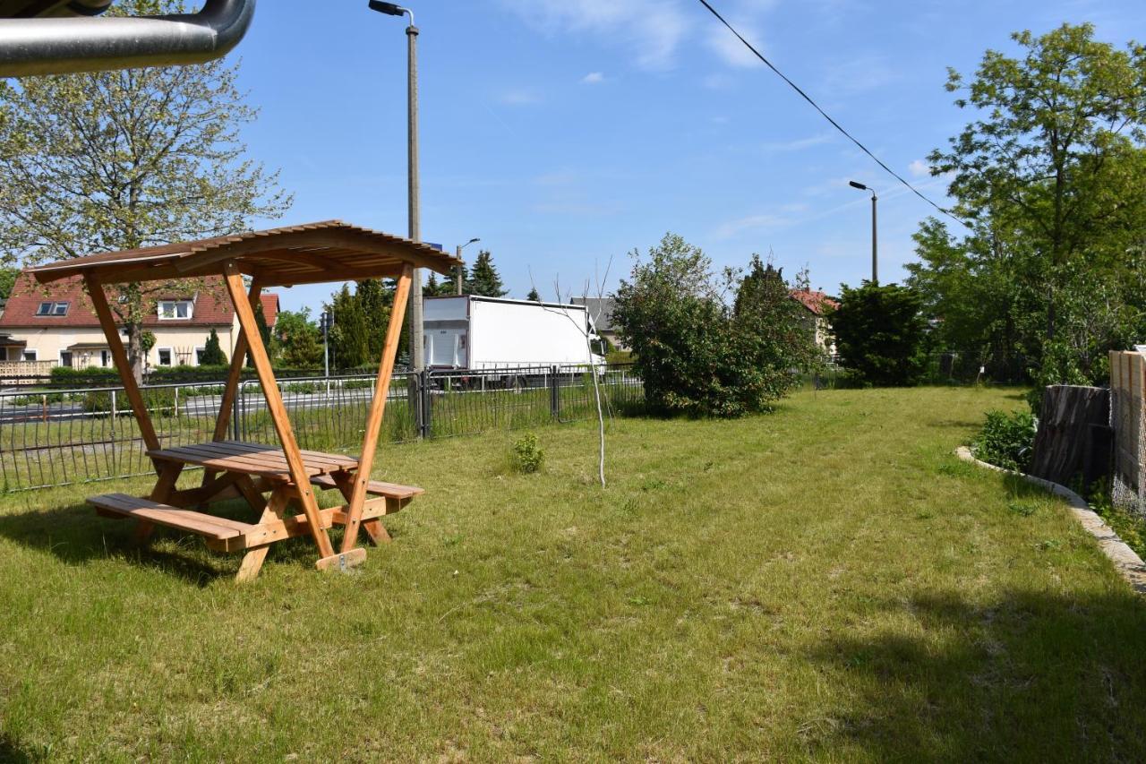 Bahnhof Laussnitz Apartment Bagian luar foto