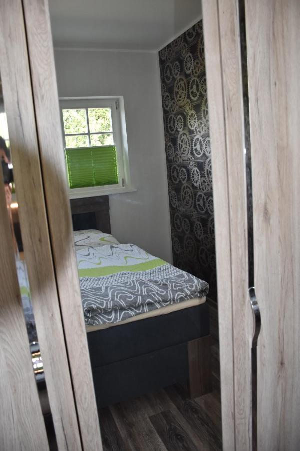 Bahnhof Laussnitz Apartment Bagian luar foto